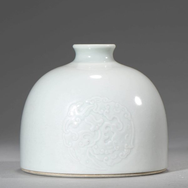 White Glazed Annotated Phoenix Pattern Tai Bai Zun