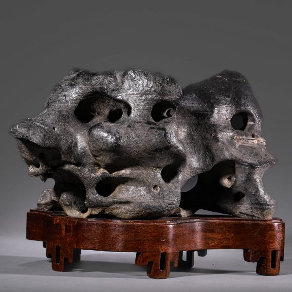 3218：A Taihu Stone Ornament