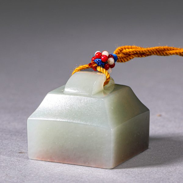 3370：A Jade Seal with Lid and Knob