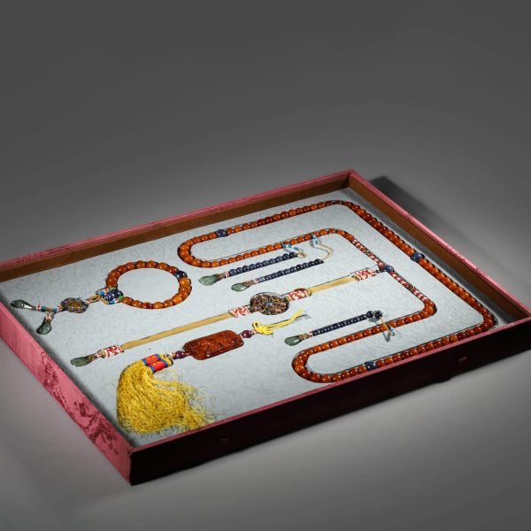 Set of Amber Court Necklace and Fastener