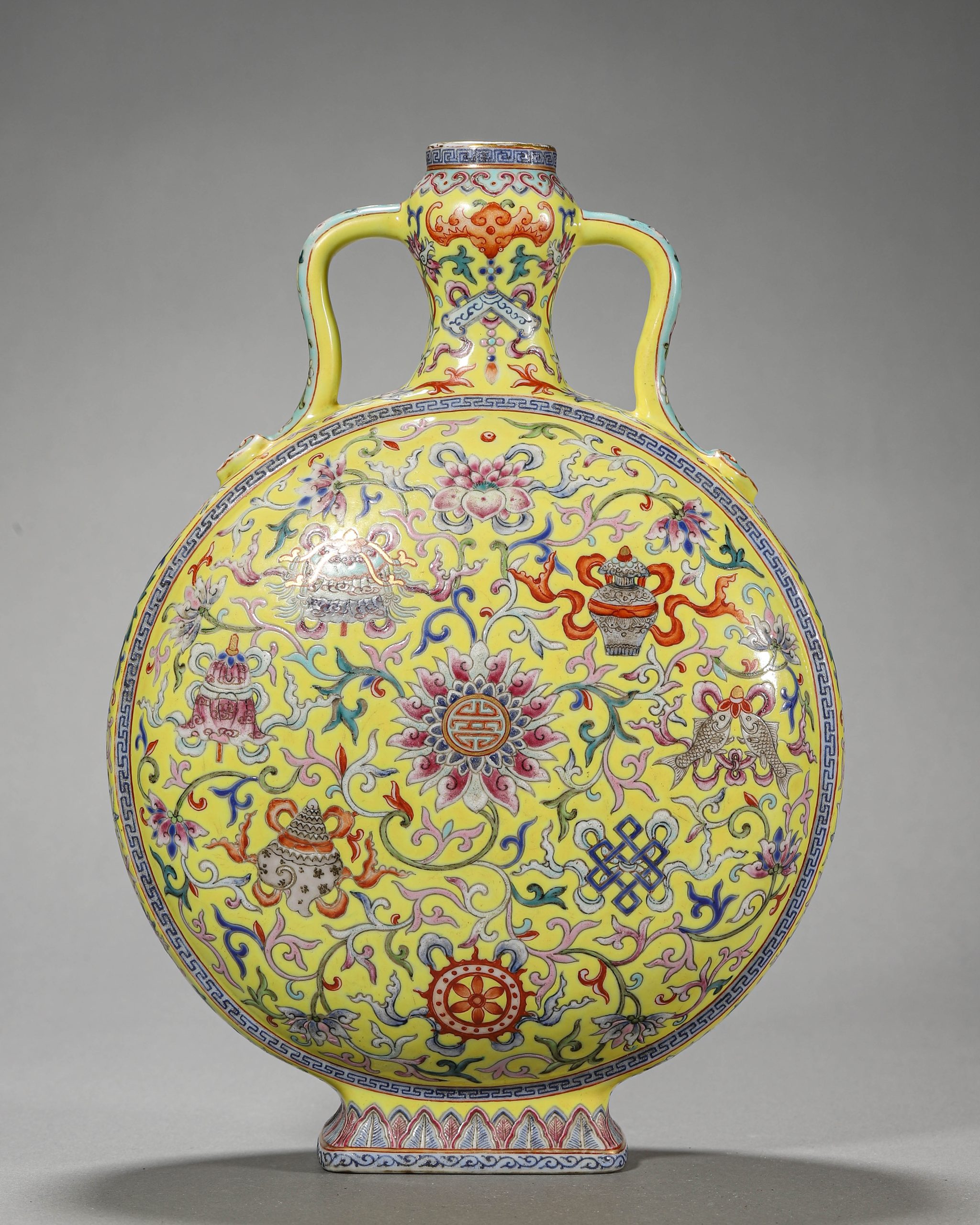 4116:A Chinese Qianlong vase with Eight Auspicious Symbols and floral design, Qianlong period.