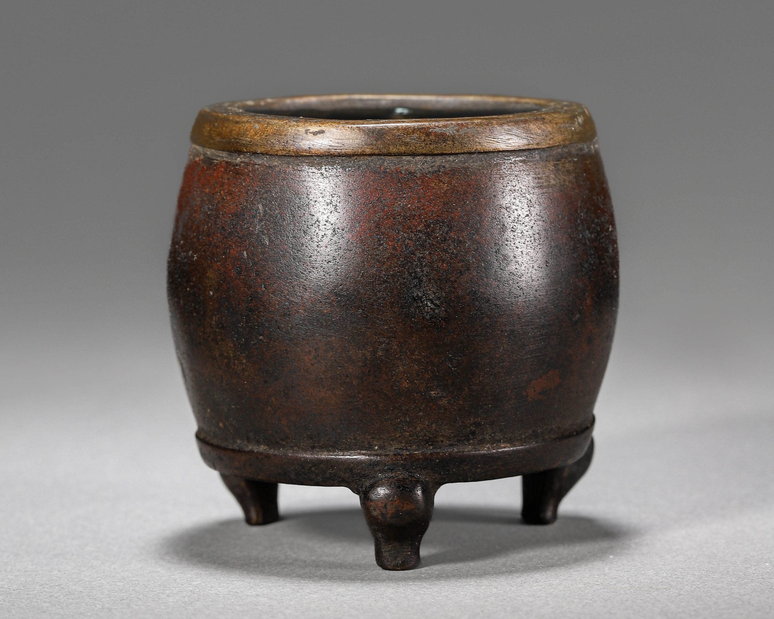 4250:A Chinese bronze furnace in the form of a drum, Xuande mark.
