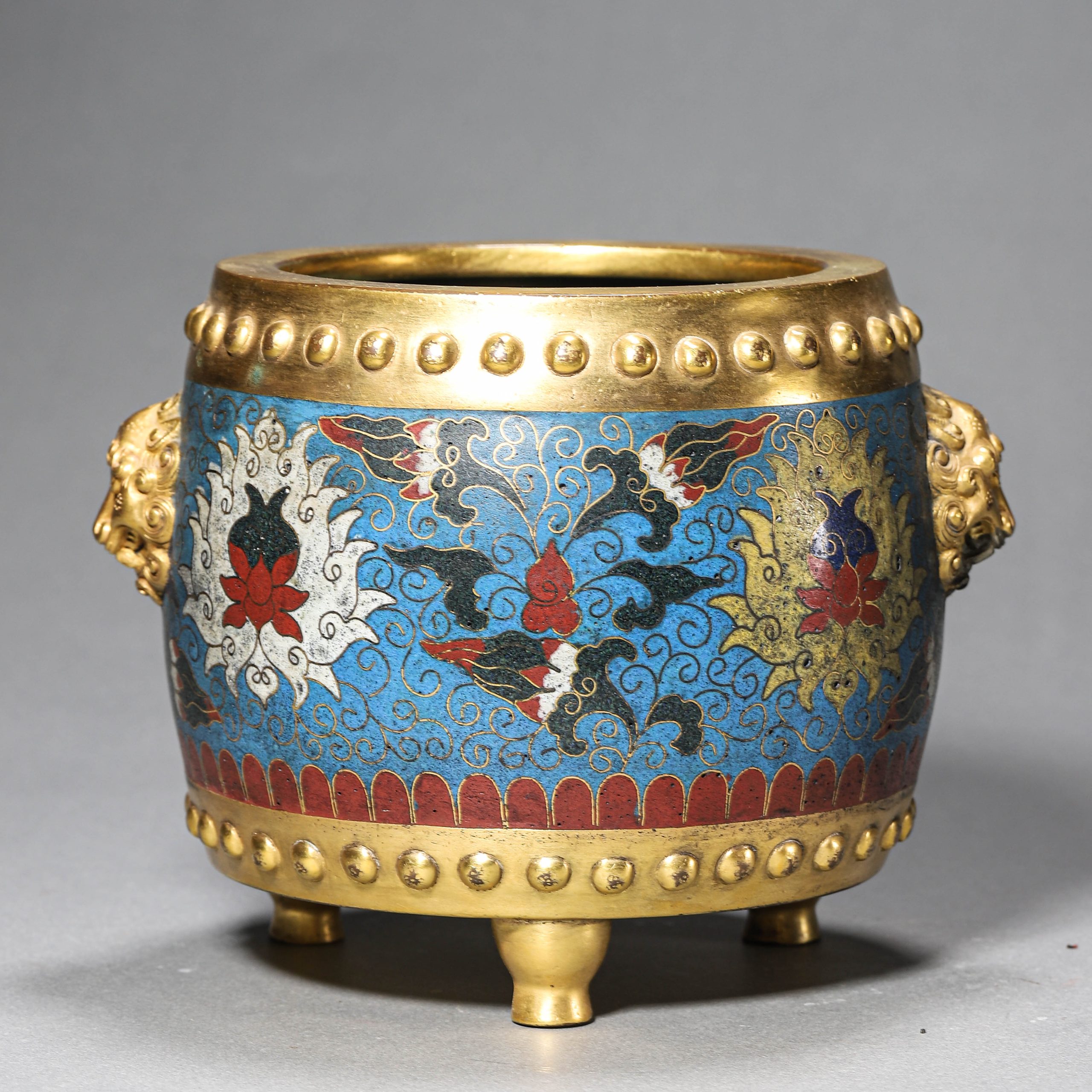 A CHINESE CLOISONNÉ CENSER WITH DOUBLE LION HEADS, POSSIBLY MING DYNASTY, 15TH CENTURY.
